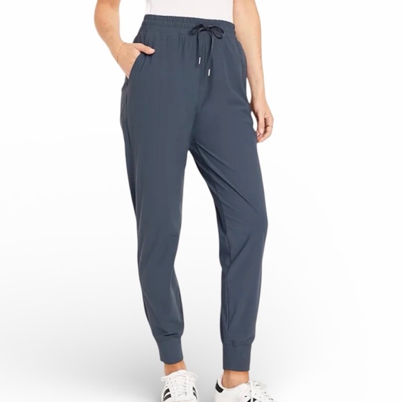 Old Navy Pants - NEW Old Navy Sleek Tech Joggers NWT
